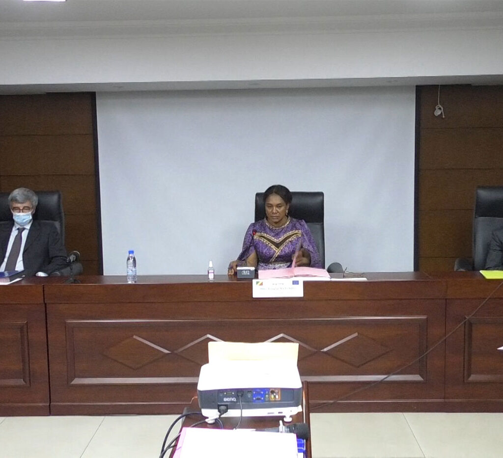 Mise en œuvre de l’APV-FLEGT : Validation du projet de manuel de procédures pour l’approbation des systèmes de certification privés